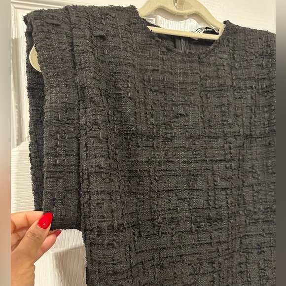 ZARA SHORT STRUCTURED DRESS ZW COLLECTION; SIZE SMALL; NWT - Picture 4 of 10